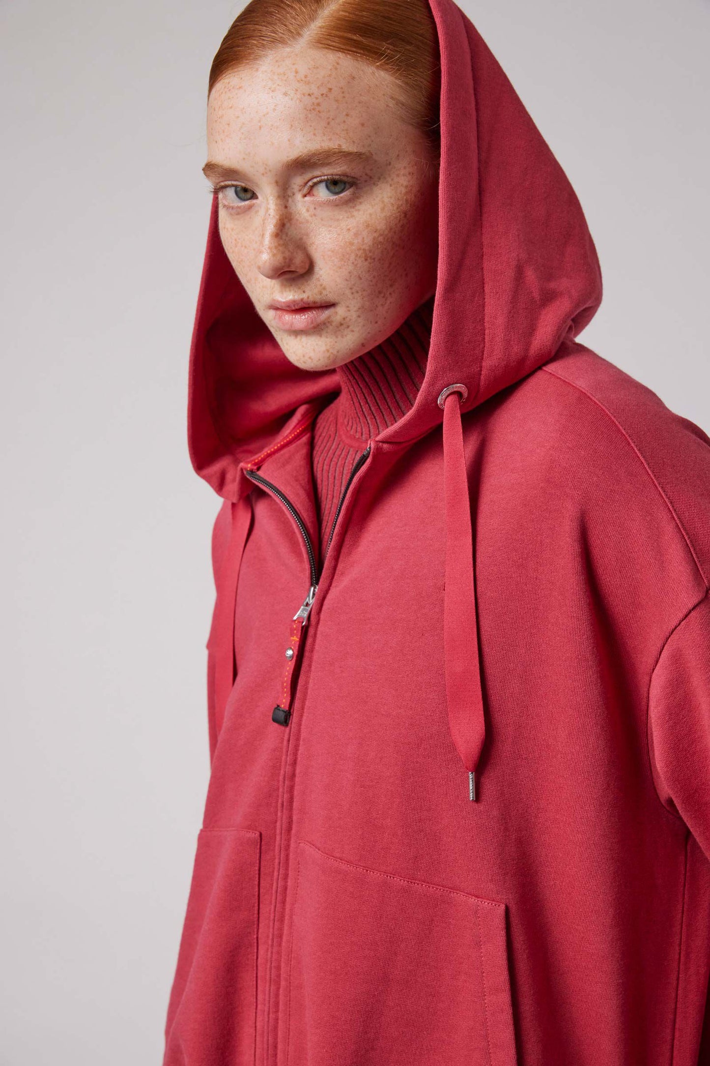 MAY - HOODED SWEAT