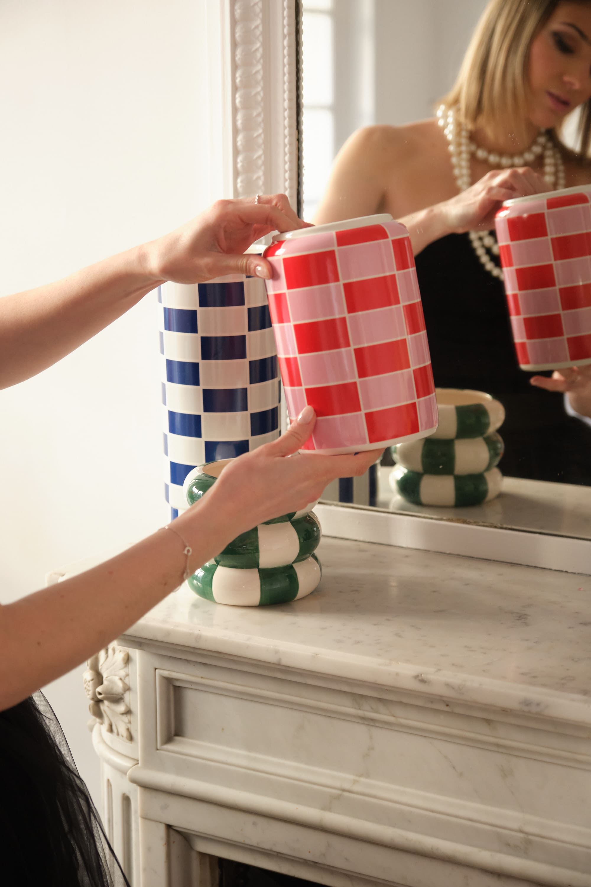 Vase cylindrique à damier céramique rouge Macao