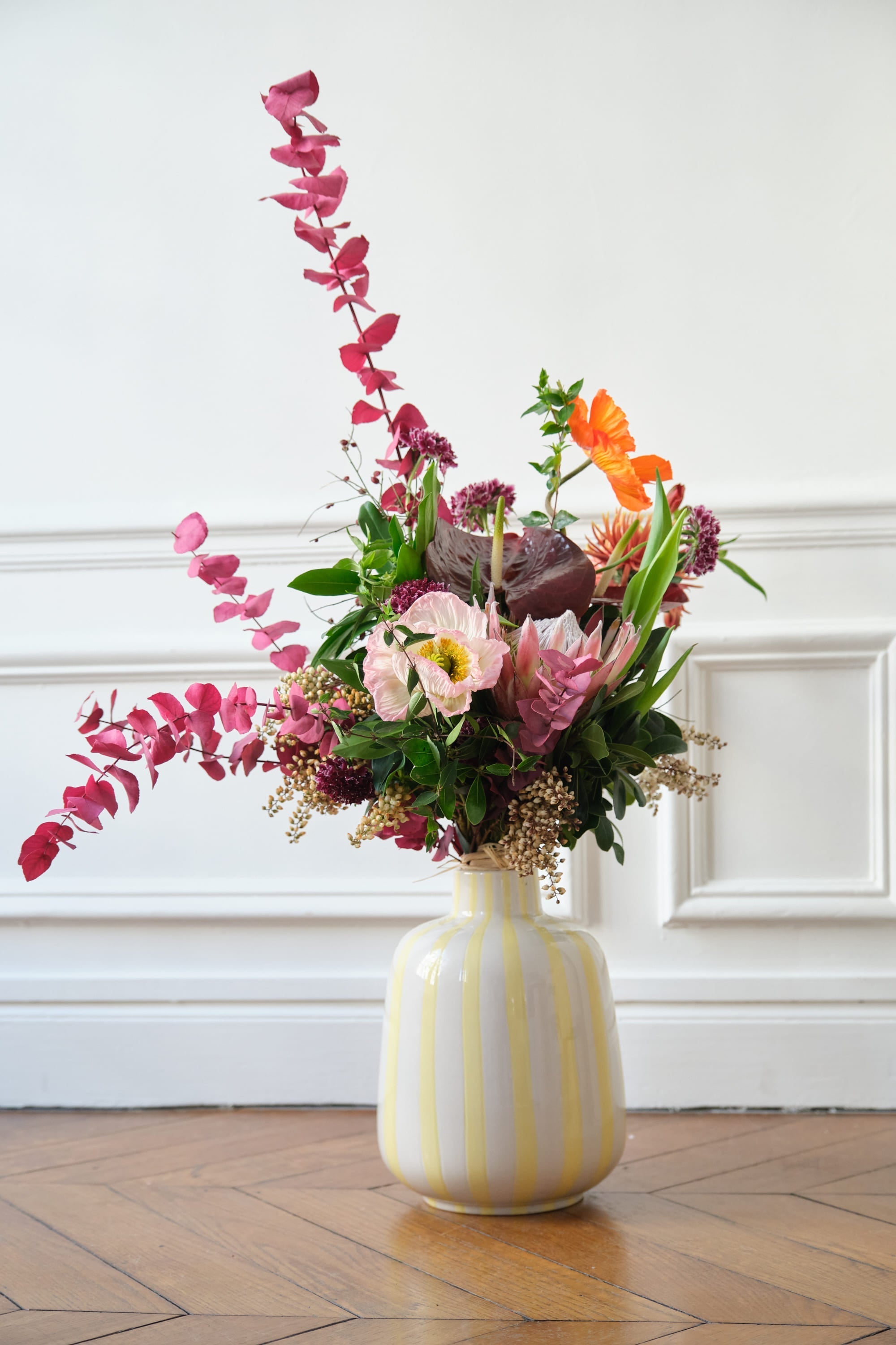 Milan – Vase décoratif rayé jaune en céramique