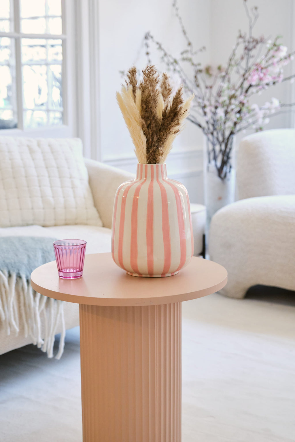 Milan – Vase décoratif rayé rose en céramique