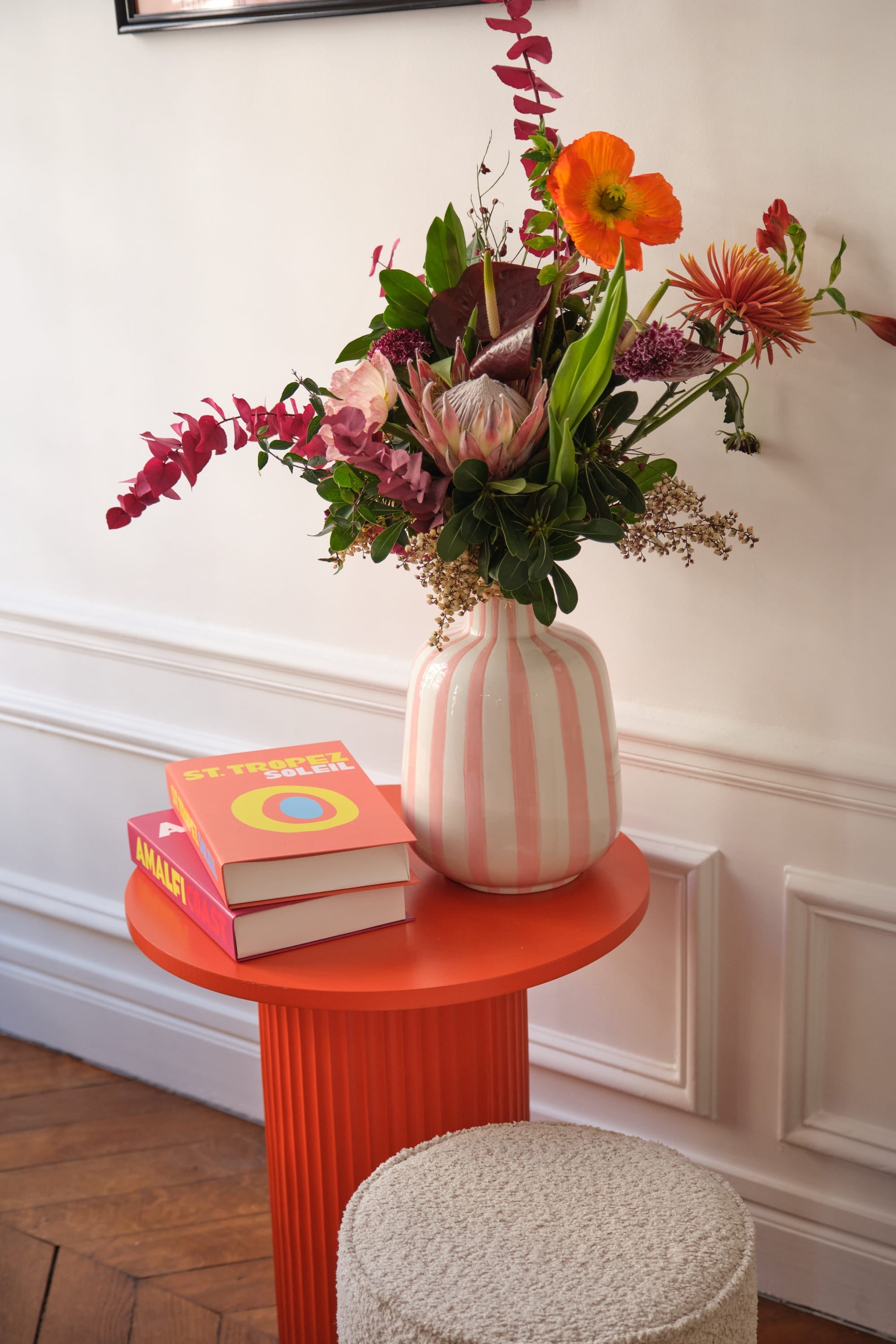Milan – Vase décoratif rayé rose en céramique