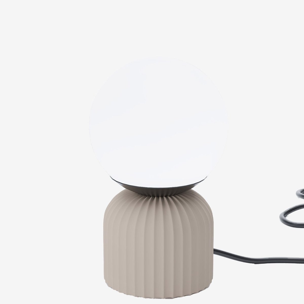 Lampe à poser en céramique crème et globe en verre Renoir