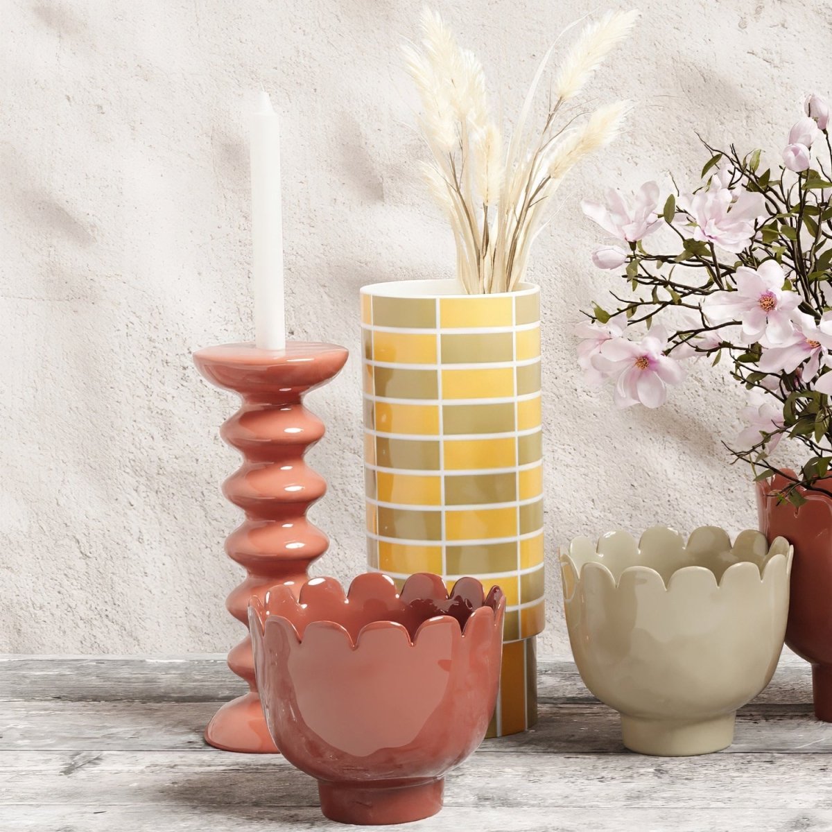 Petit vase forme tulipe en céramique rouge Marceau