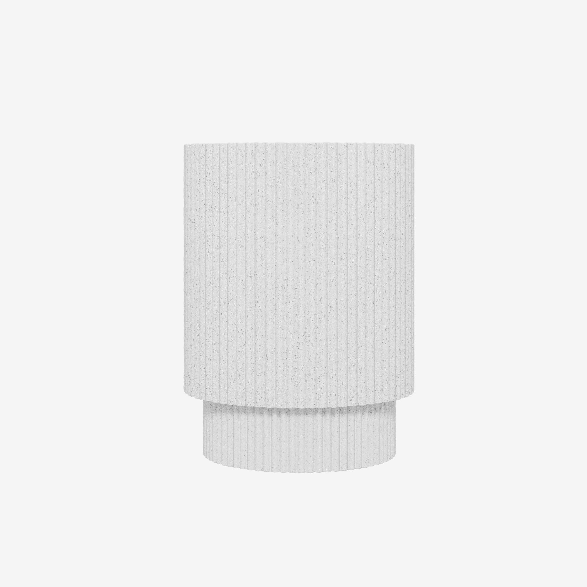 Lys – Table d’appoint design en magnésie blanc moucheté